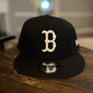 New Era 9FIFTY Boston Red Sox Black Snapback Hat Flat Brim